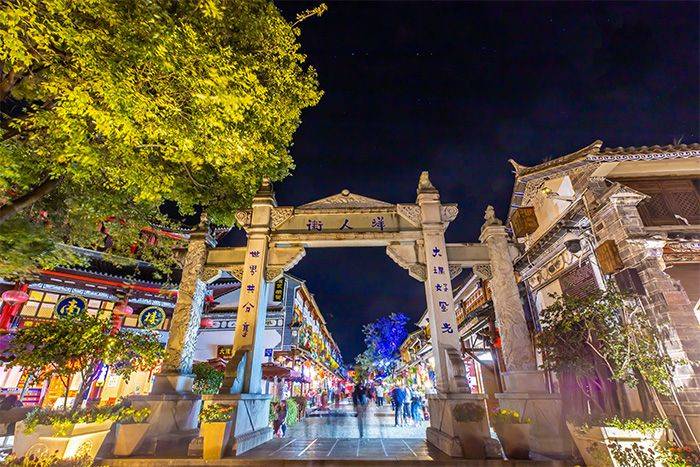 山東濟南夜景照明工程,樓體樓宇亮化工程,LED發光標識工程,夜景景觀照明工程,夜景泛光照明,LED照明,LED發光字工程,亮化工程,LED外露發光字